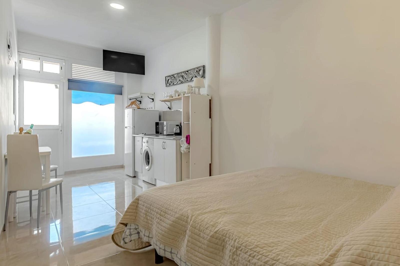 Apartment On Pinta Beach 아데제 외부 사진